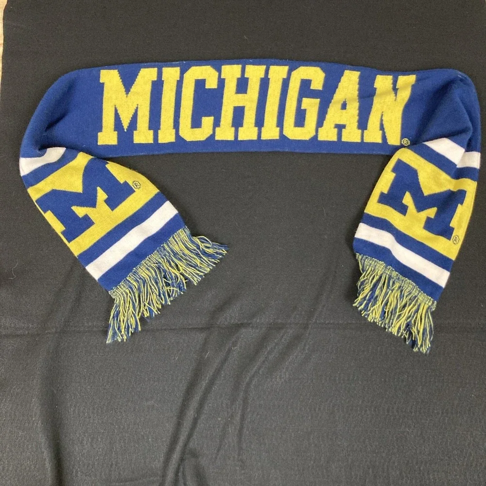 FOCO NCAA Michigan Wolverines Big Logo Scarf‎ (60